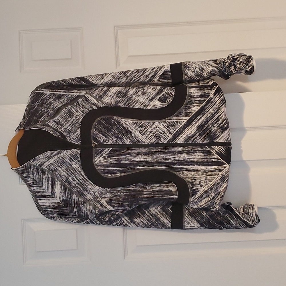 Euc Lululemon Reversible Jacket - image 1